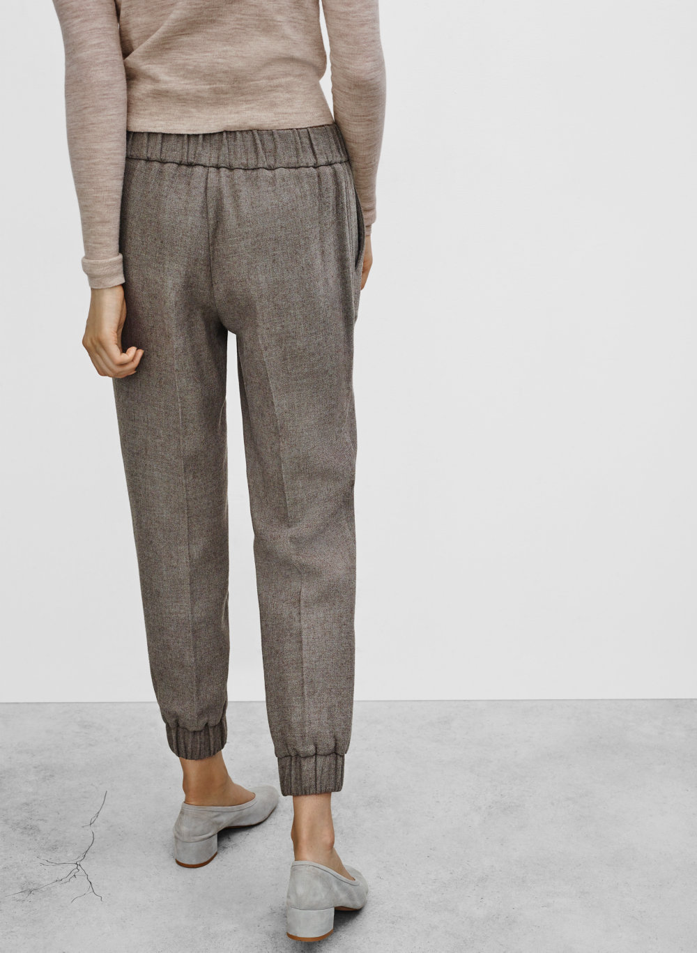 aritzia carrot pant