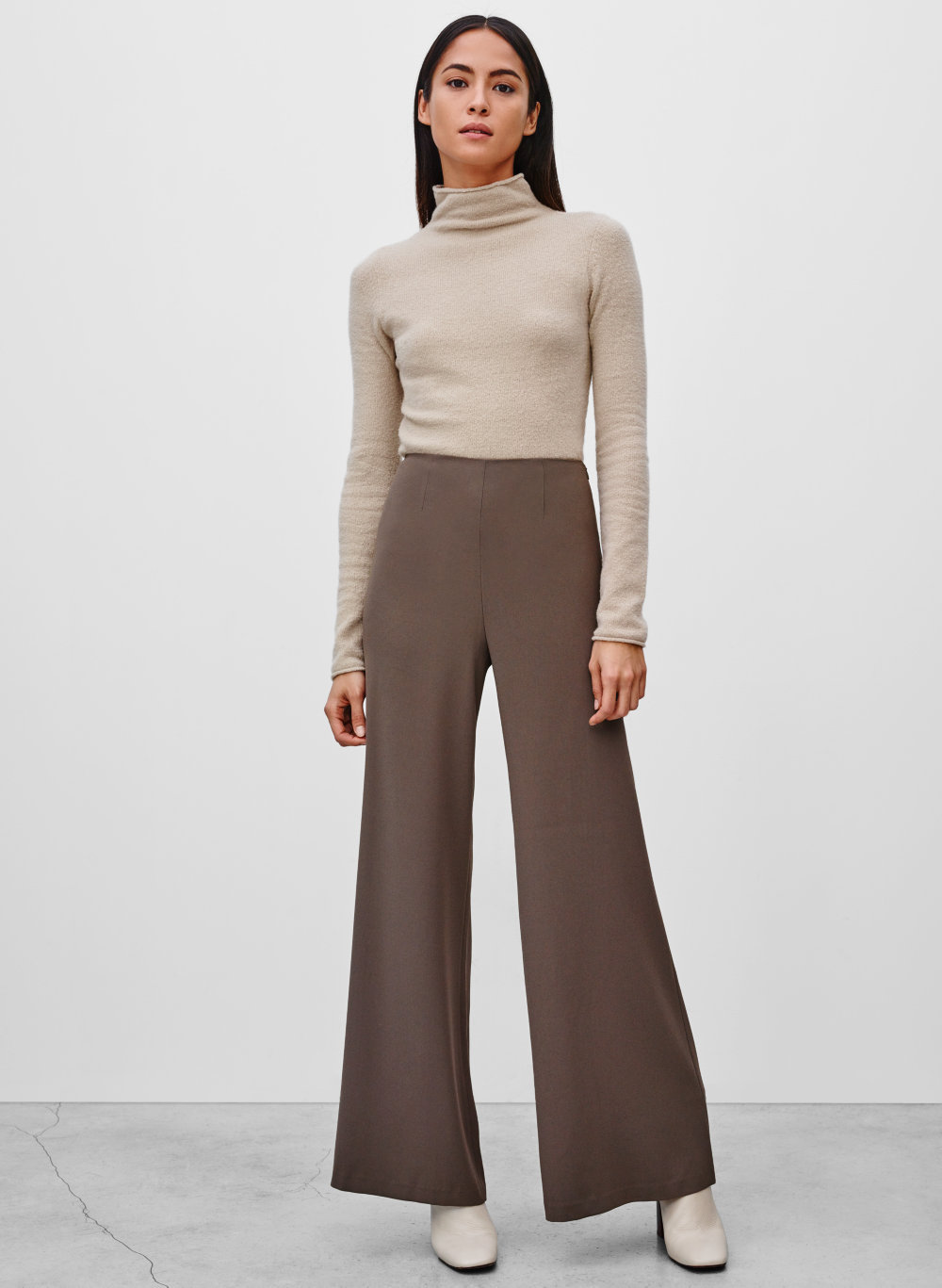 aritzia carrot pant