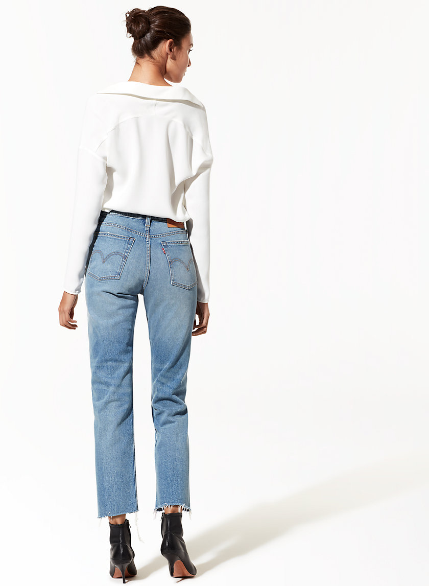 aritzia levi's wedgie straight