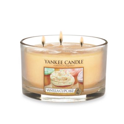 Yankee CandleÂ® HousewarmerÂ® Vanilla Cupcake 3-Wick Candle