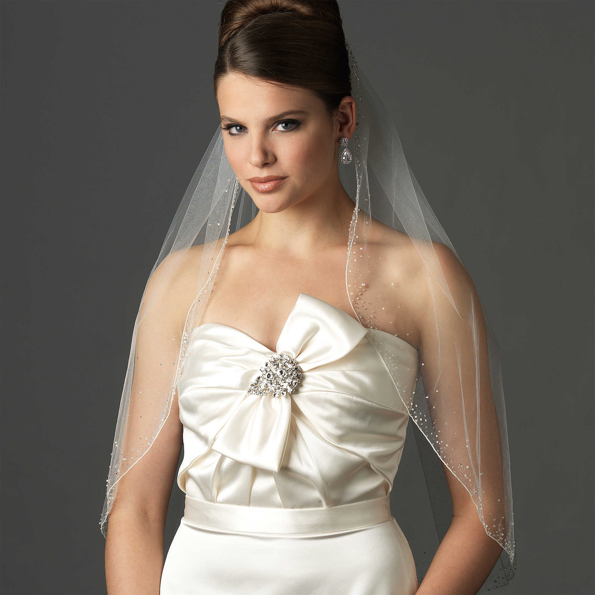 Types of Wedding Veils - Elbow Veils