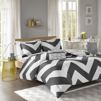 Libra Reversible Chevron Twin XL Comforter Set in Black/White