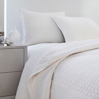 vince camuto comforter white