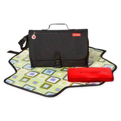 SKIP*HOP&reg; Pronto Mini Changer - Black