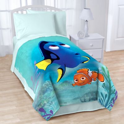 Amazon.com: Disney Finding Dory Micro Raschel Throw ...