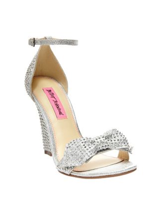 fun pumps shoes