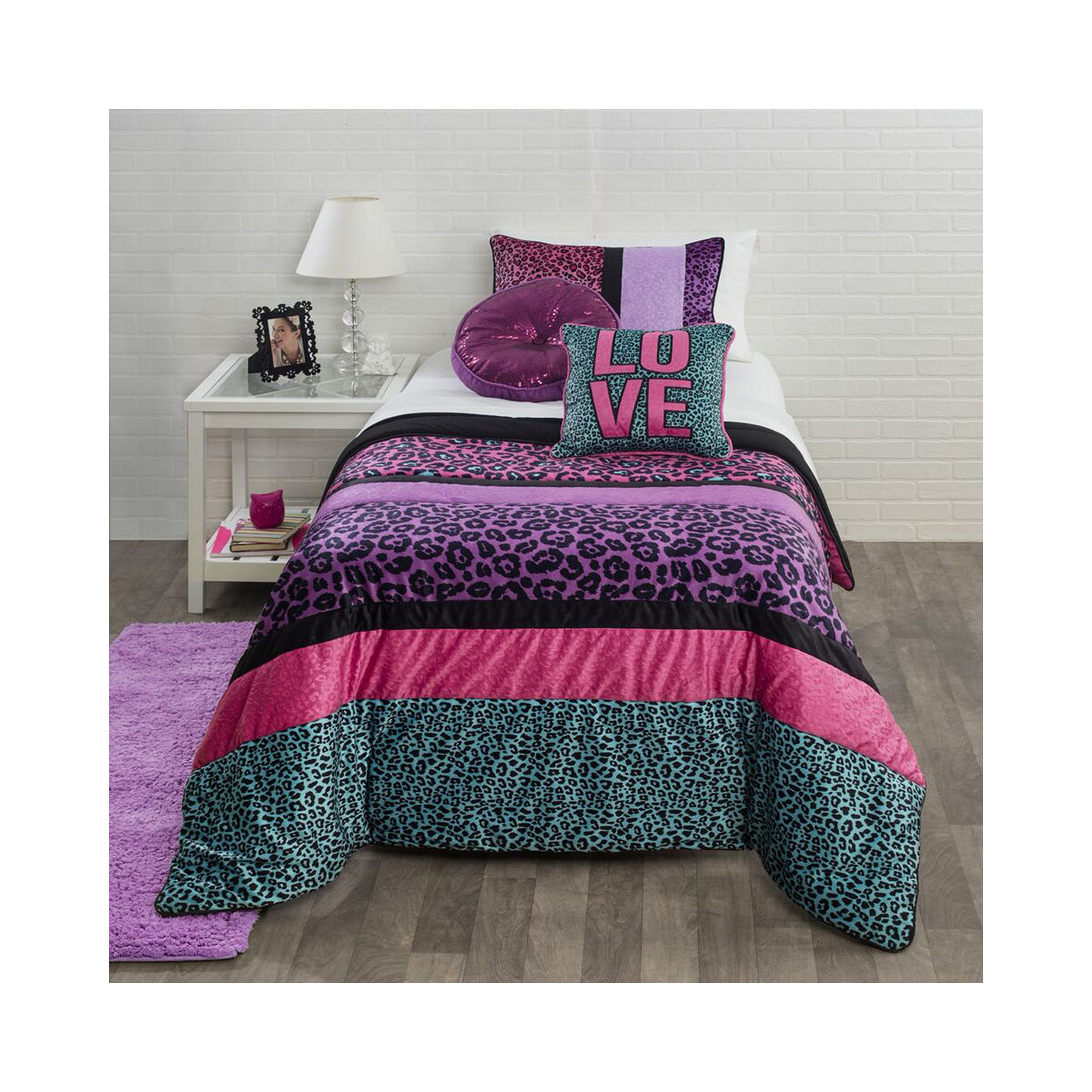 Seventeen Pop Cheetah Comforter Set