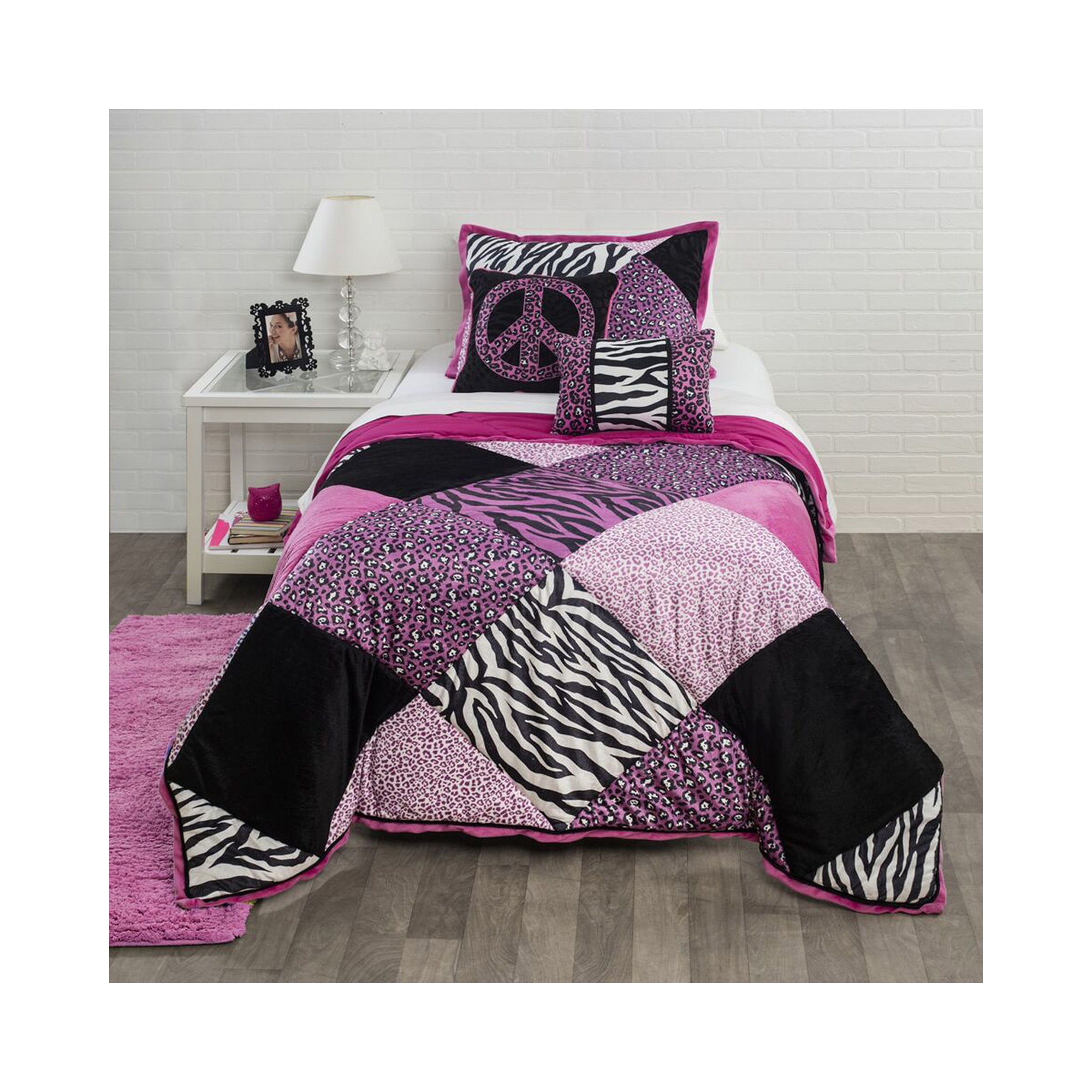 Seventeen Natalie Comforter Set