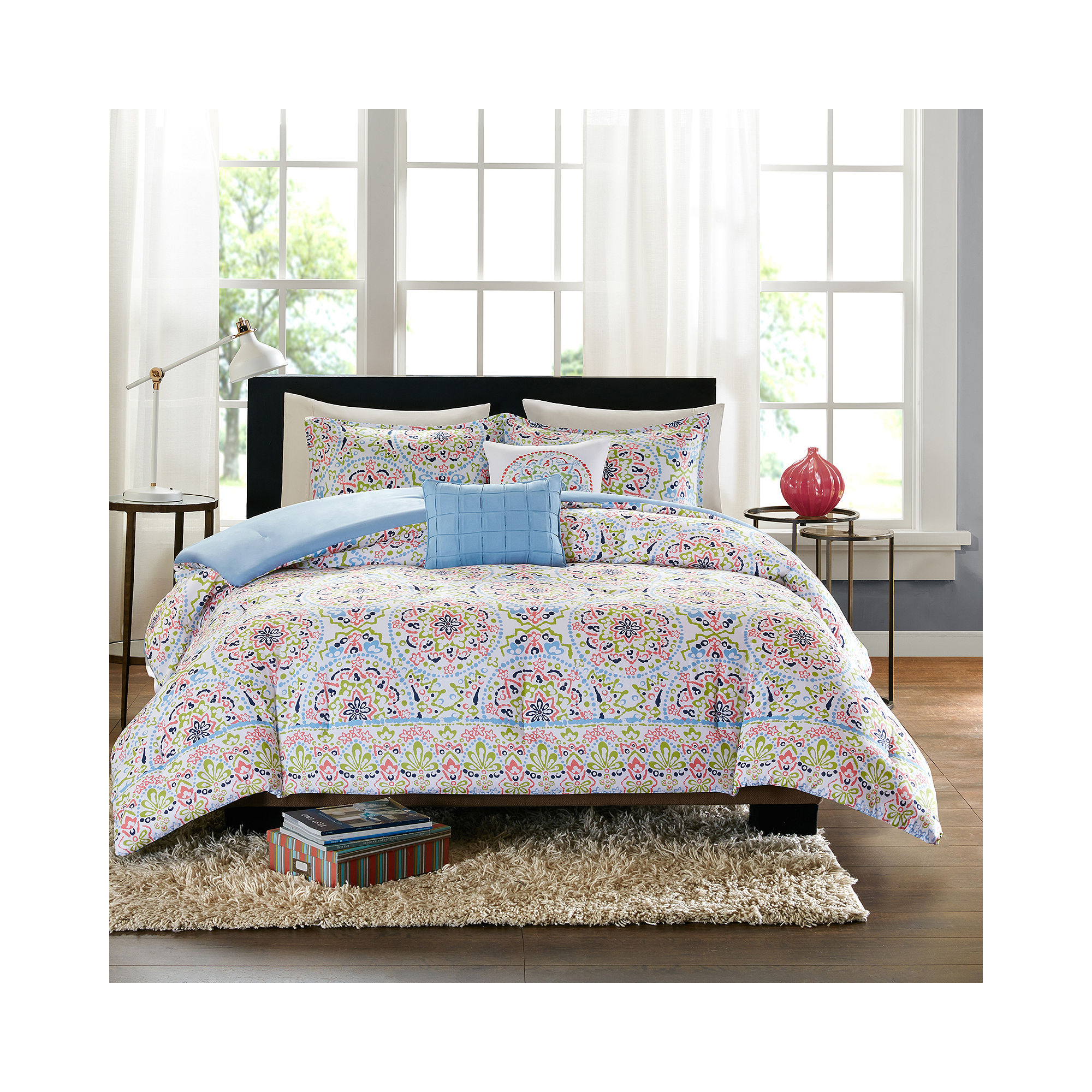 Intelligent Design Hayley Comforter Set