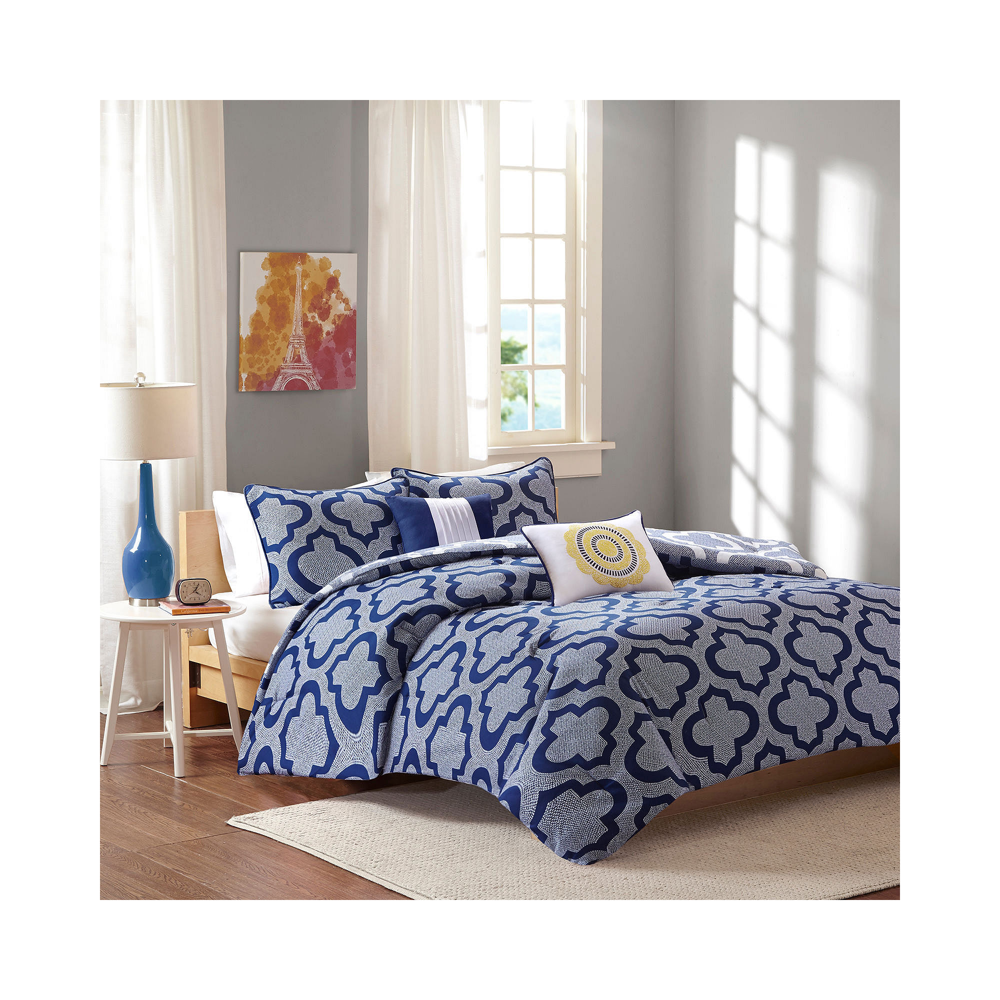Intelligent Design Elena Reversible Comforter Set