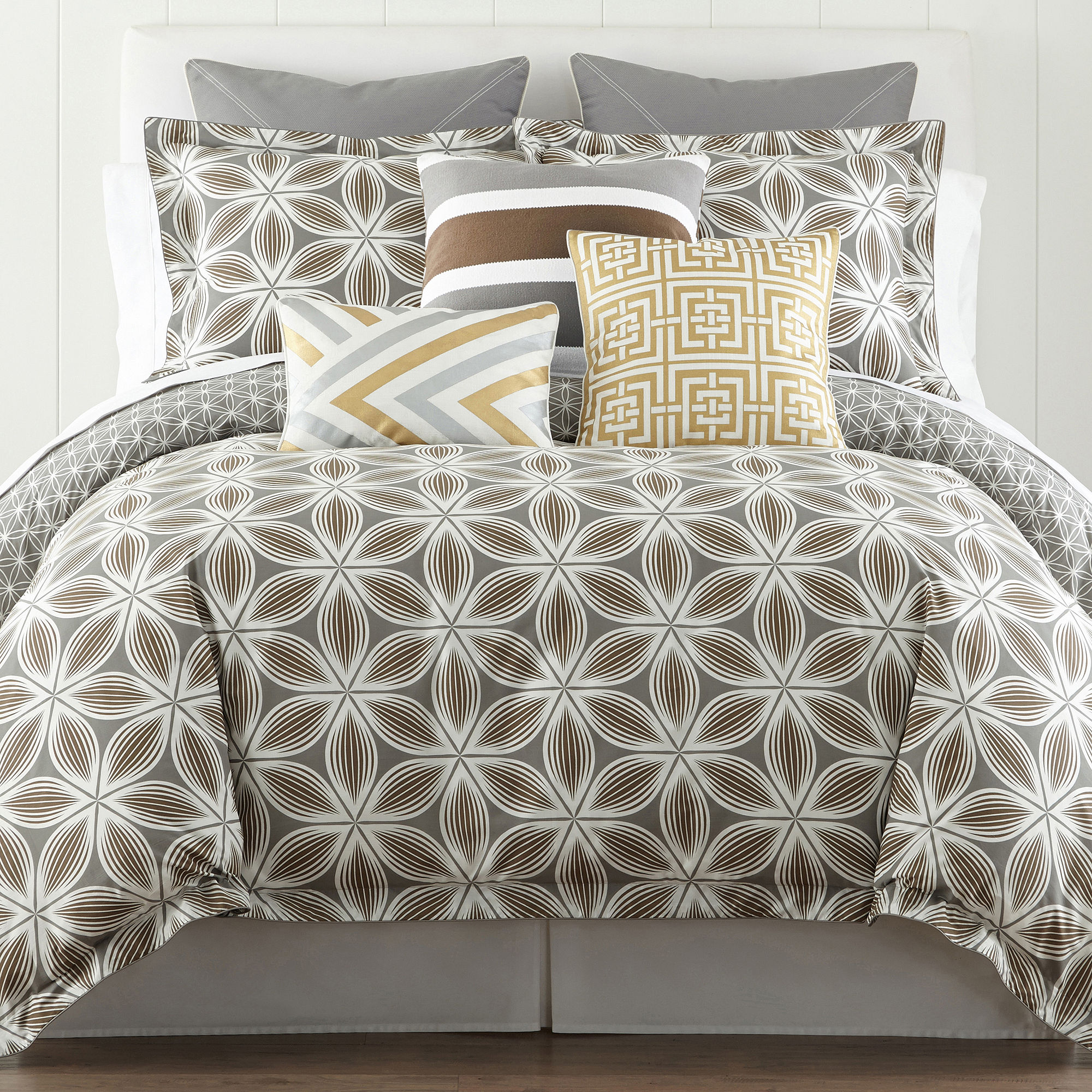 Upc 766195328366 Happy Chic By Jonathan Adler Laura 3 Pc Duvet