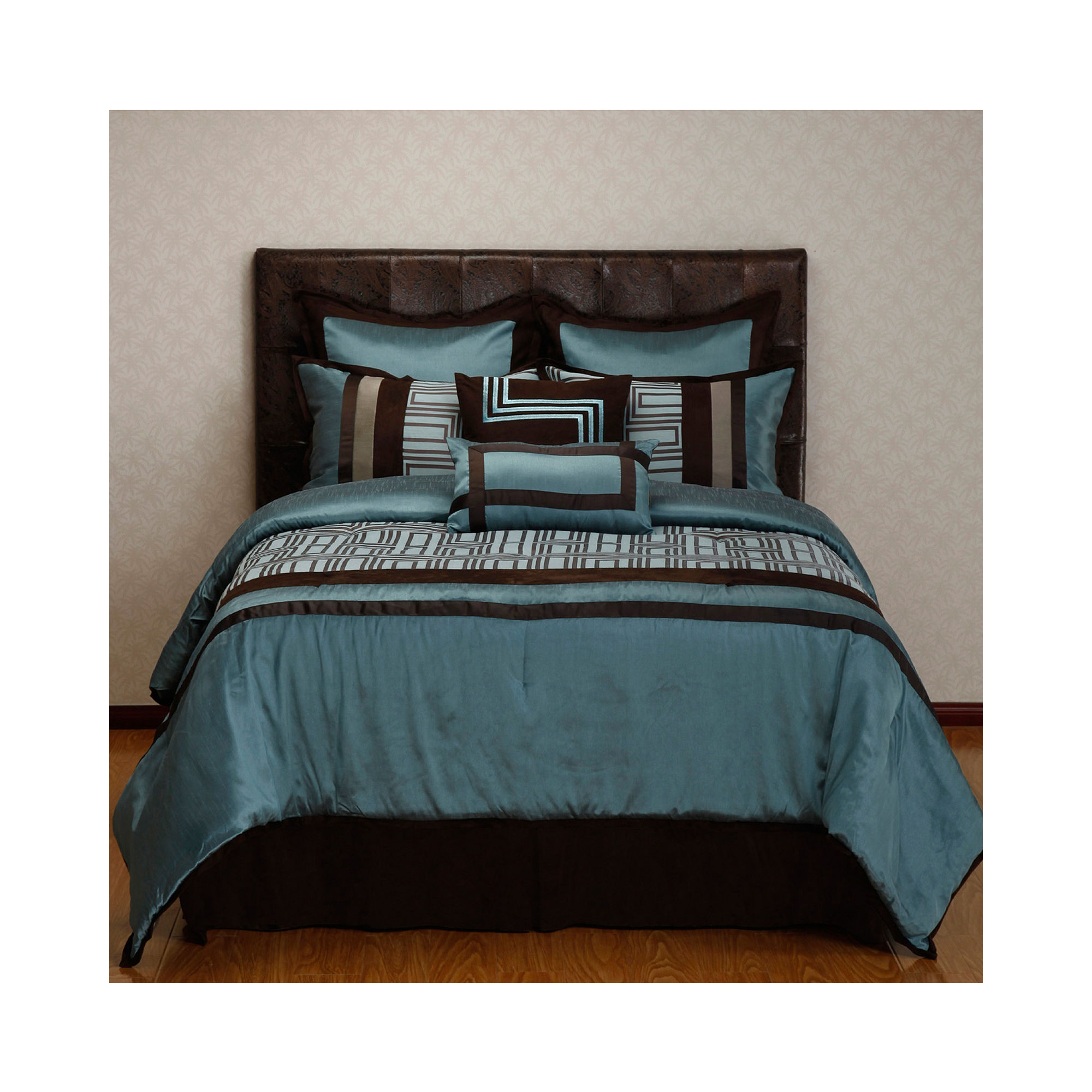 Options:32 Maze 8-pc. Reversible Comforter Set