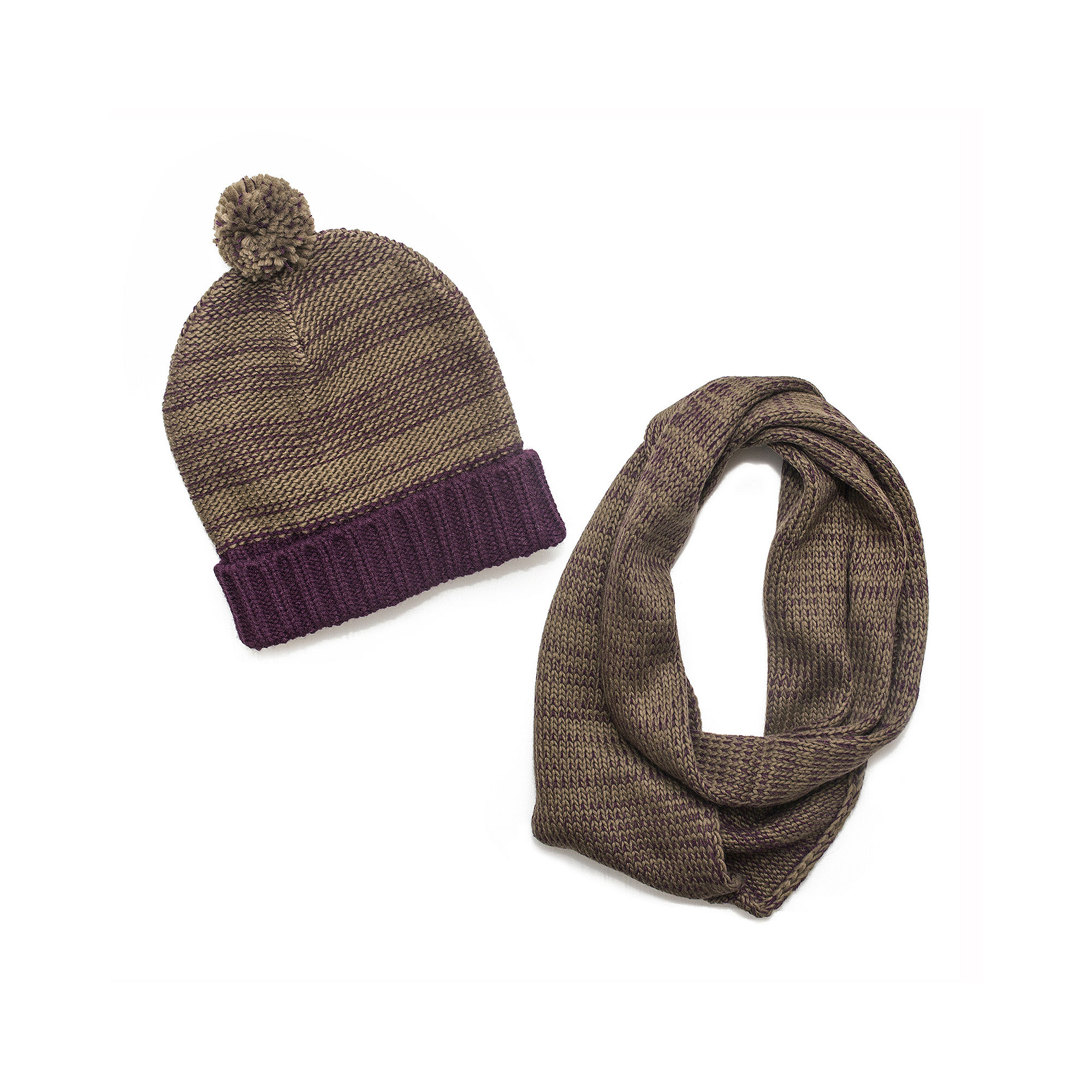 UPC 033977050136 product image for MUK-LUKS Solid Cuffed Hat and Scarf Set | upcitemdb.com