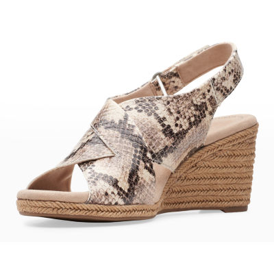 clarks women's wedge sandals