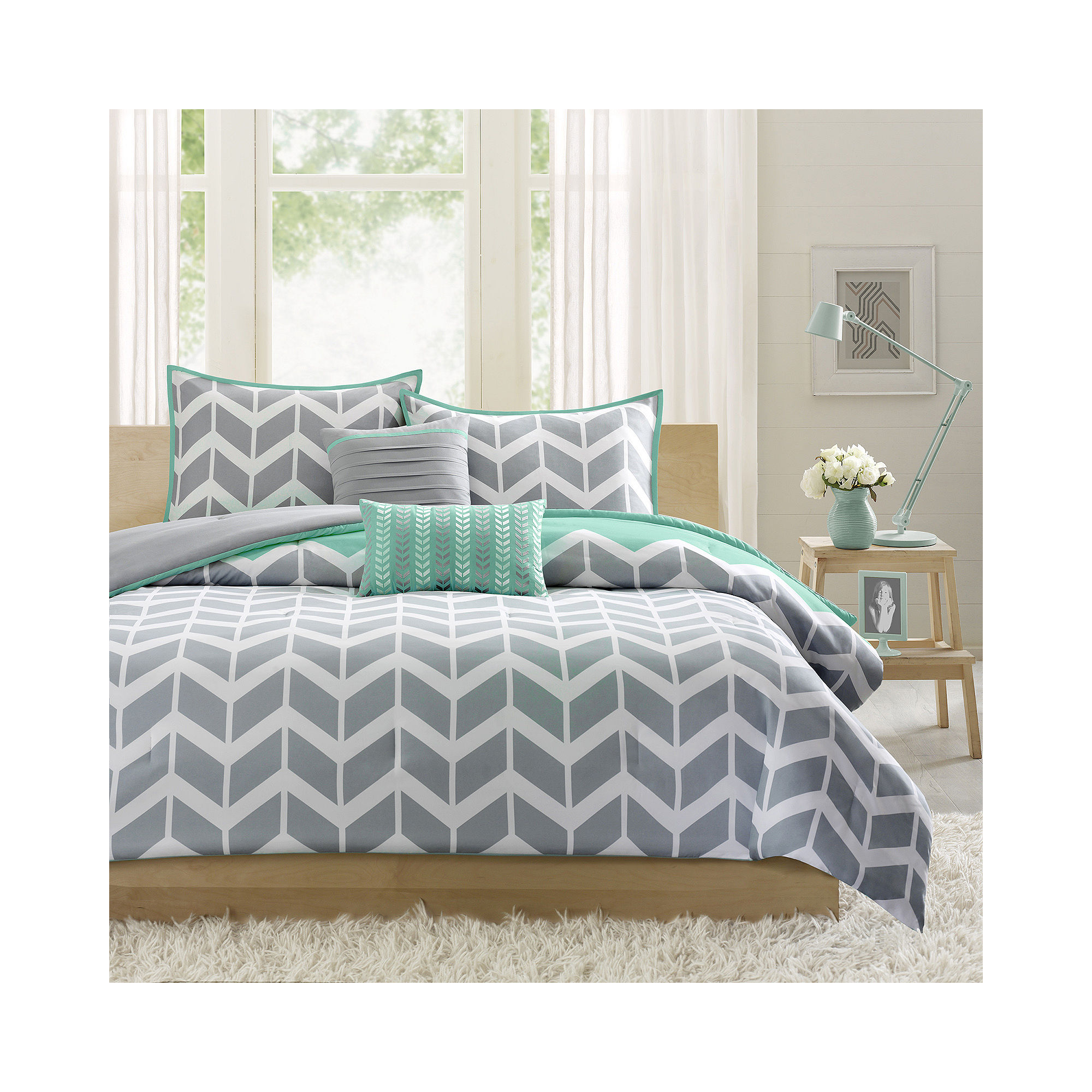 Intelligent Design Laila Comforter Set