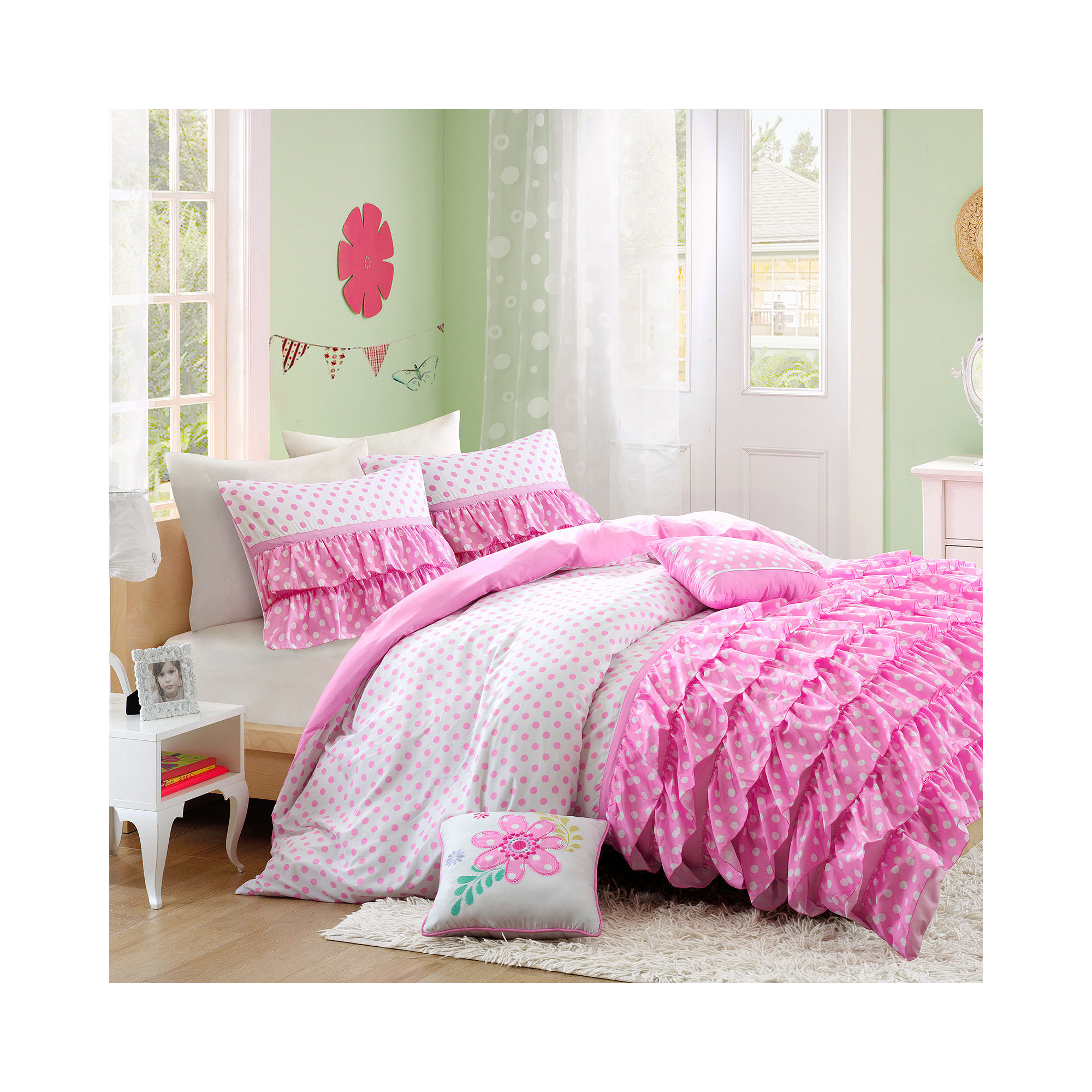 Mi Zone Morgan Comforter Set + BONUS Decorative Pillows