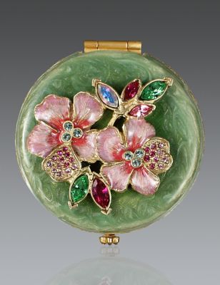 Kathleen Floral Cluster Compact - Rose Celadon