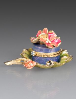 Sapna Geranium Box on Leaf - Rose Celadon