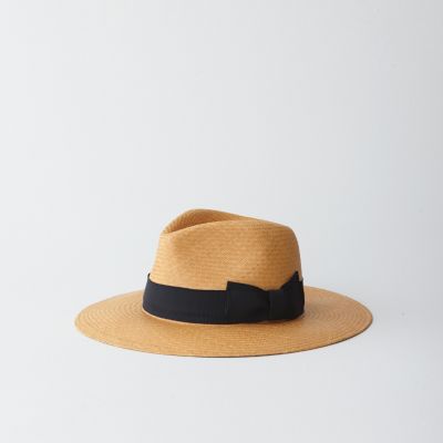 CARLA HAT