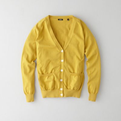 CLASSIC V-NECK CARDIGAN