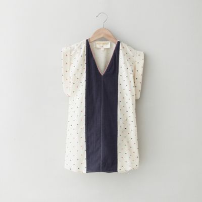HAIRPIN V-NECK TOP