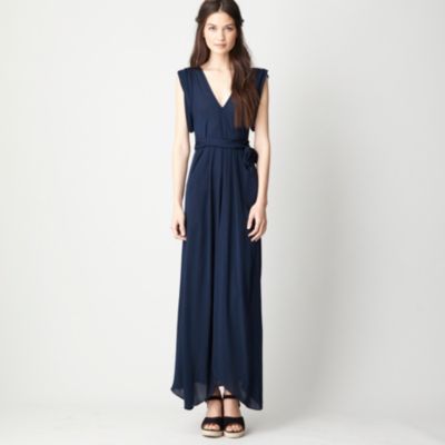 LONG V-NECK DRESS