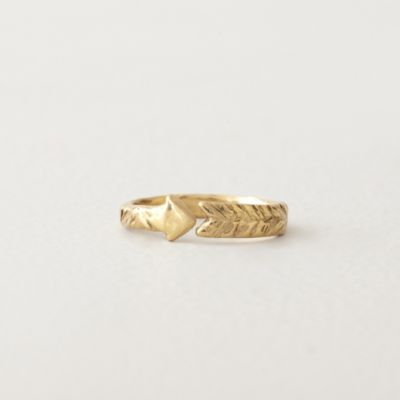 ARROW RING