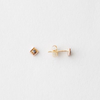 BLACK DIAMOND SQUARE FILIGREE STUD
