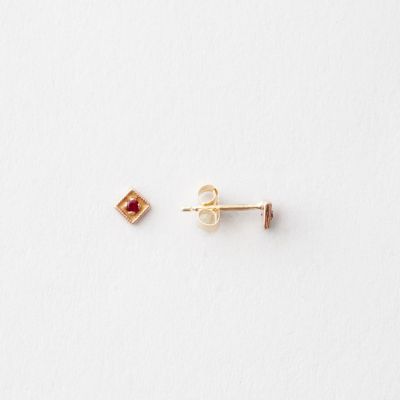 RUBY SQUARE FILIGREE STUD