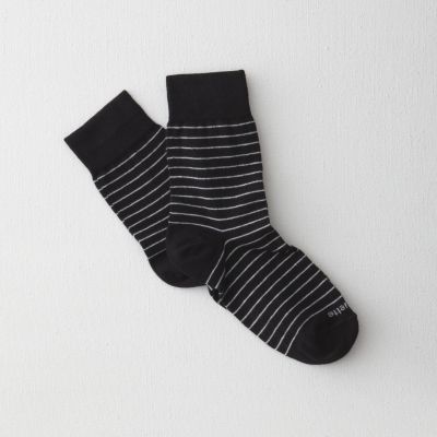 Needle Stripe Socks