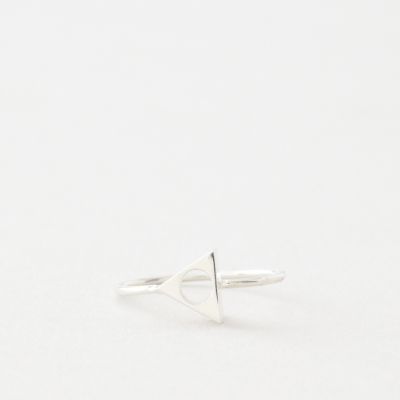 TRIANGLE RING