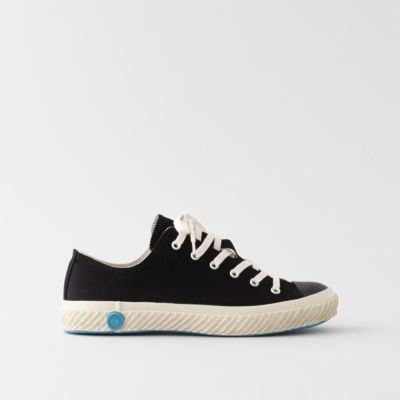 LOW TOP CANVAS SHOE