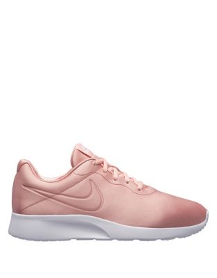nike women's tanjun premium running shoes