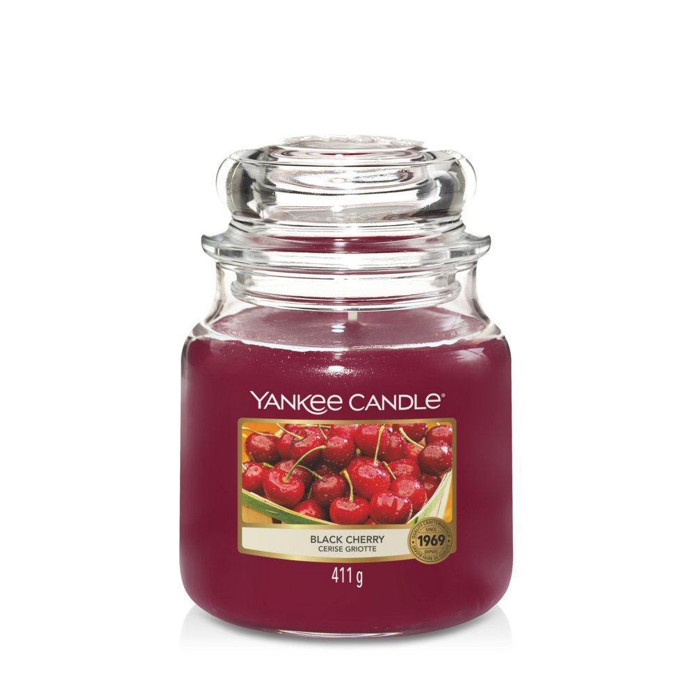 Black Cherry Original Medium Jar Candle Yankee Candle, Red, 10.7cm X 12.7cm , Fruity
