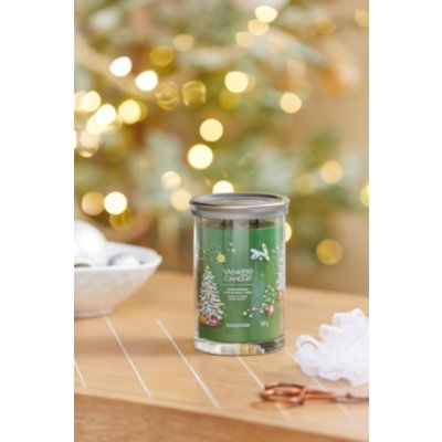 Shimmering Christmas Tree Signature Large Tumbler Candle Yankee Candle, Green, 9.9cm X 14.9cm , Woody