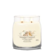 Soft Wool & Amber Signature Medium Jar Candle Yankee Candle, Neutrals, 9.3cm X 11.4cm , Floral