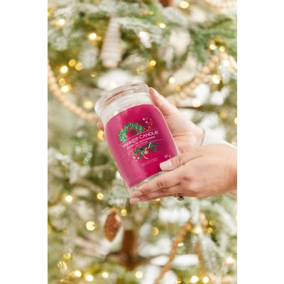 Sparkling Winterberry Signature Large Jar Candle Yankee Candle, Red, 9.3cm X 15.7cm , Fresh & Clean