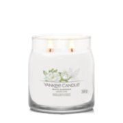 White Gardenia Signature Medium Jar Candle Yankee Candle, 9.3cm X 11.4cm , Floral
