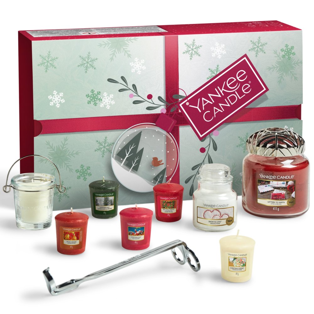 Yankee Candle Gift Set , With 8 Scented Candles, Votive Holder, Wick Trimmer And Illuma-Lid Candle Topper , 11-Piece Candle Set Yankee Candle