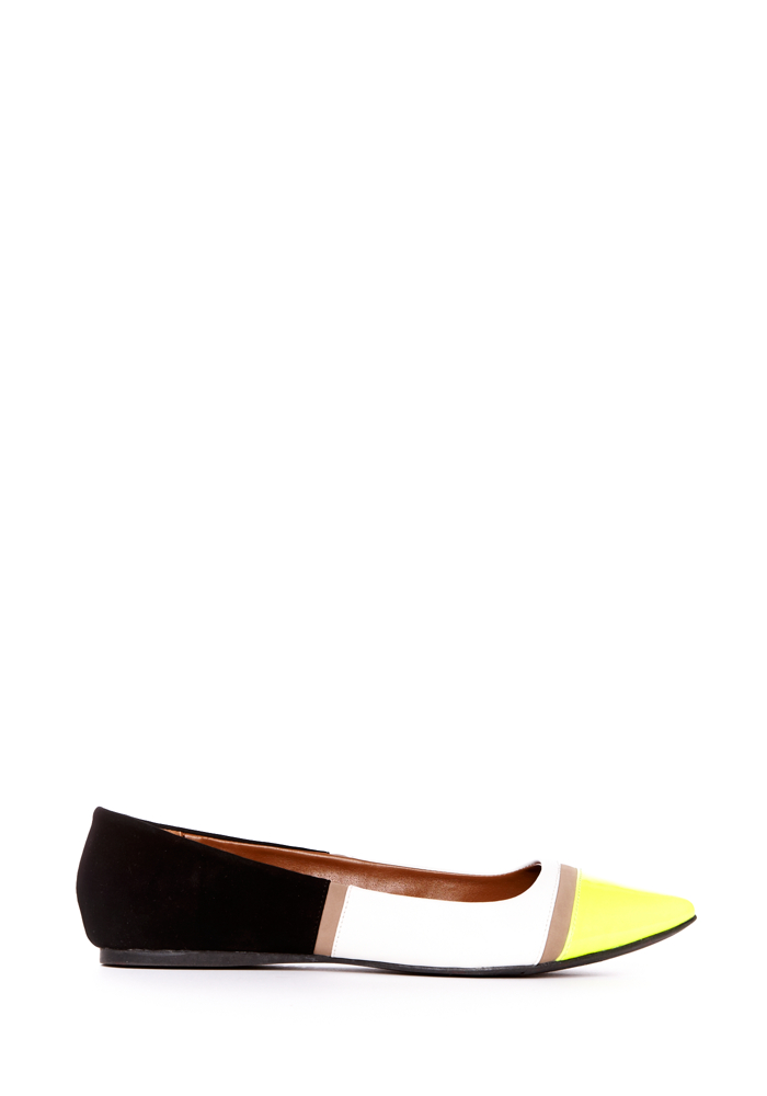 2b Daisy Pointed Toe Flat
