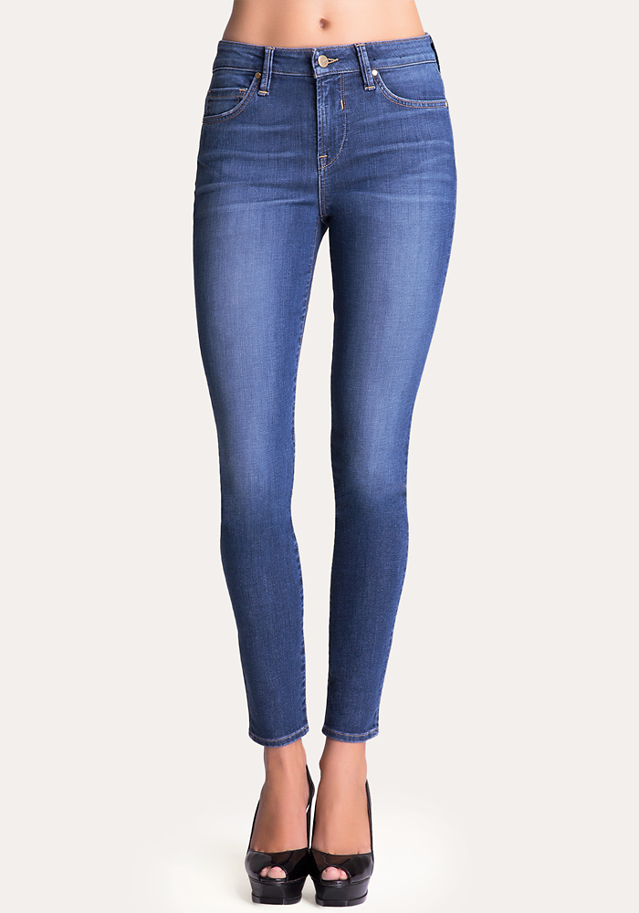 jeans for hourglass body