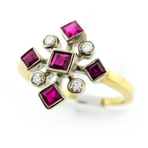 Antique Estate Ring in 14 karat gold with Rubies
