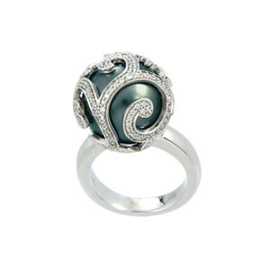 Belle Etoile Beauty Bound Peacock Pearl Ring