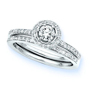 Breathtaking Round Brilliant Diamond Bridal Set
