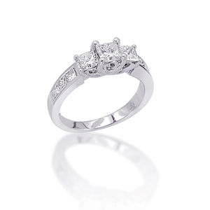 Gorgeous 2 Carat Princess Cut Diamond Engagment Ring