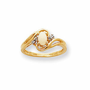 Beautiful Diamond and Opal Ring 14k Yellow Gold