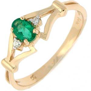 Gorgeous Oval Emerald Ring with Diamonds