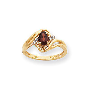 Lovely Garnet and Diamond Ring in 14k Yellow Gold