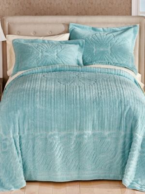 Clamshell Chenille Bedspread and Sham