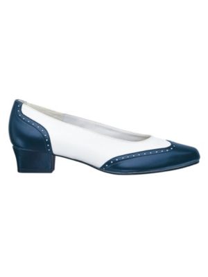 Cynthia by Soft Styles® A Hush Puppies® Co.